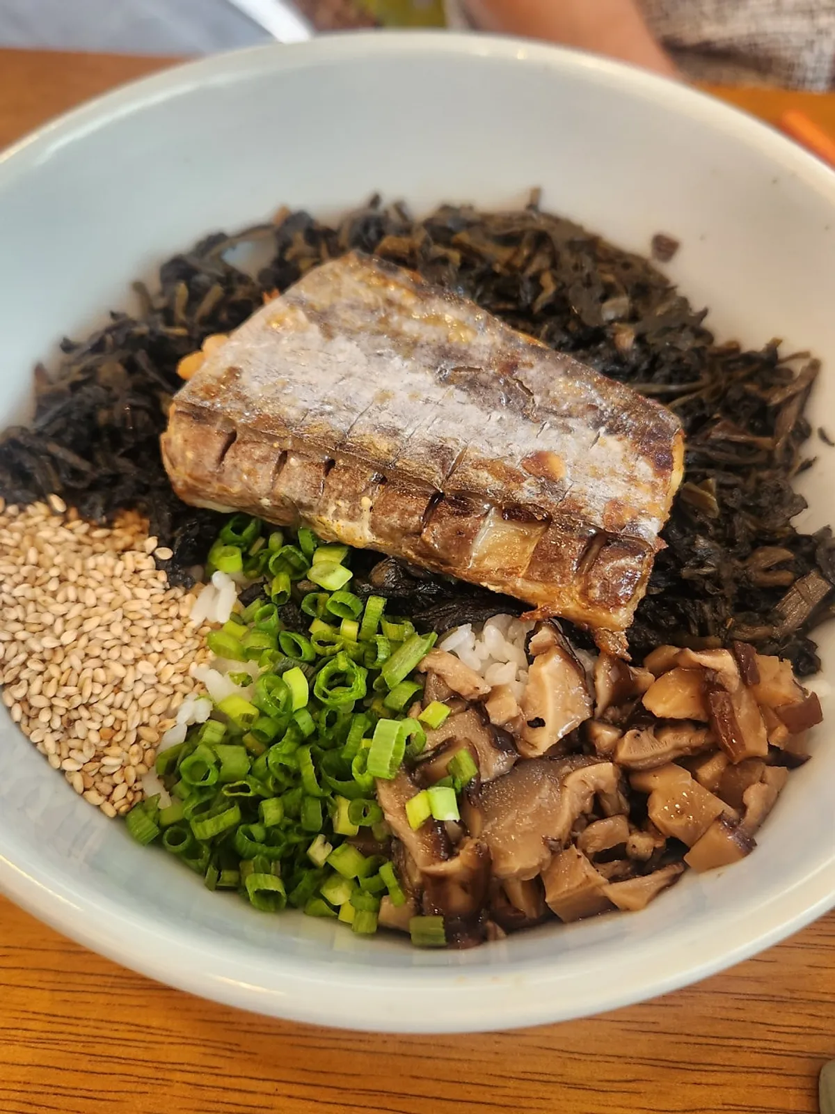 A bowl of Hyangtaek's mackerel gondre rice