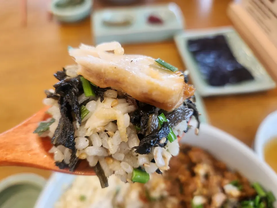 Mackerel gondre rice with soy sauce