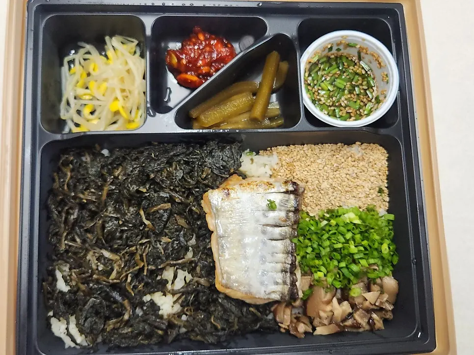 Packed mackerel gondre rice takeout set