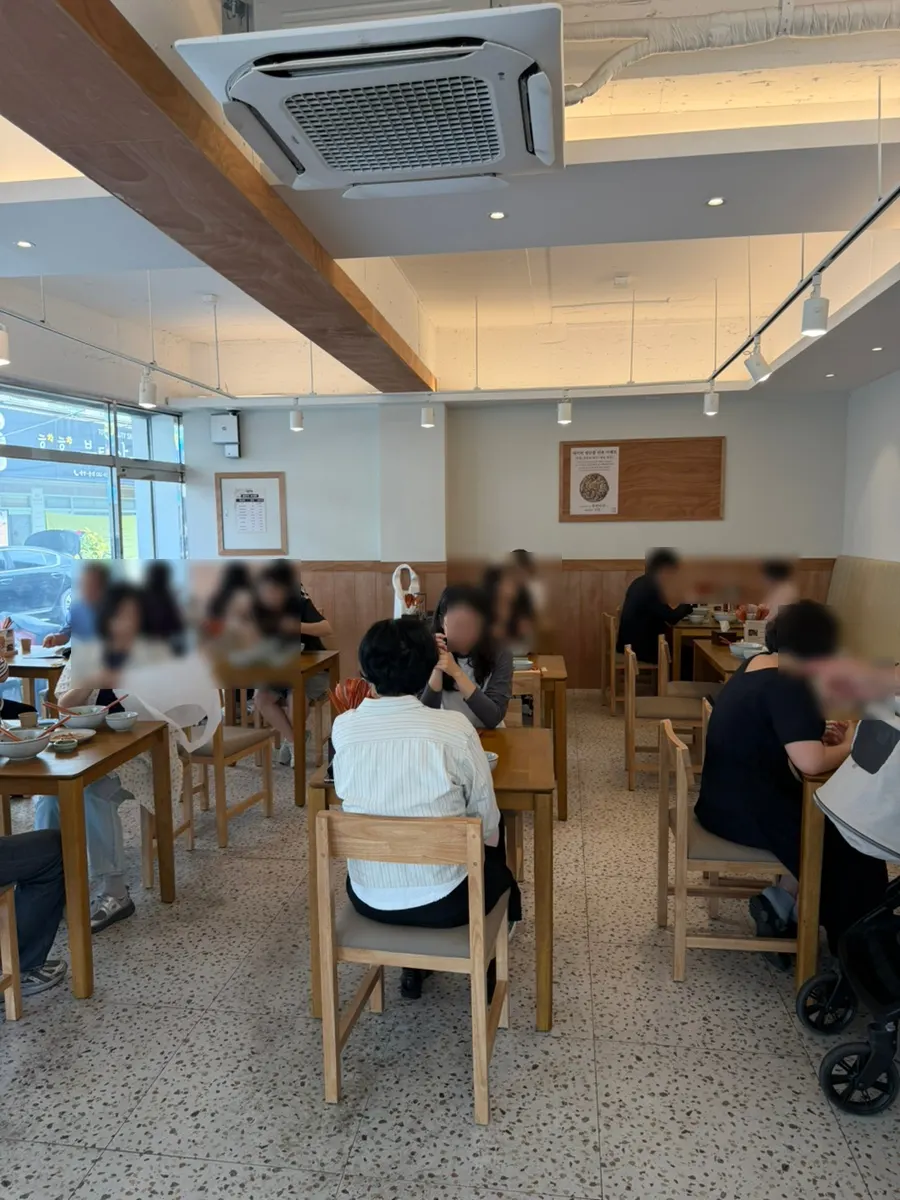 향택 성서계명대점 매장 외관과 입구