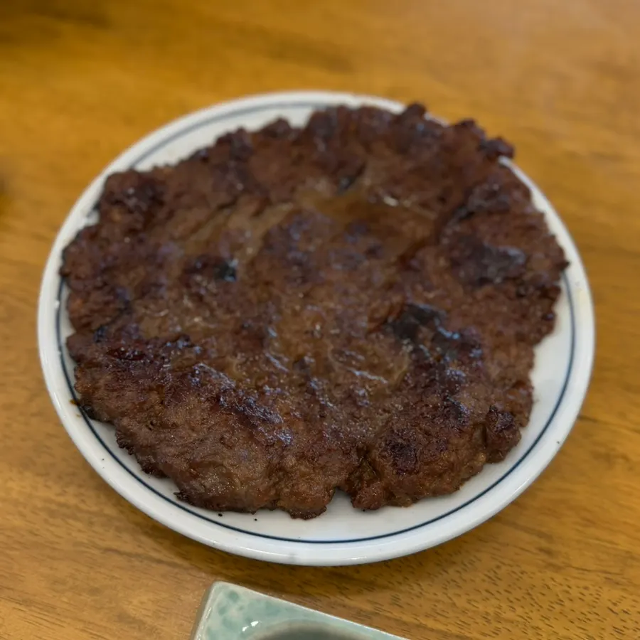 육즙이 올라온 한판 갈비 단면