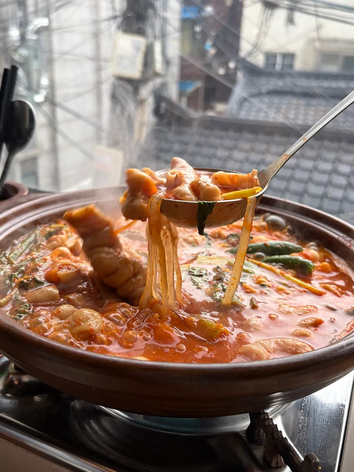 A pot full of Hyehwahwa's gopchang stew