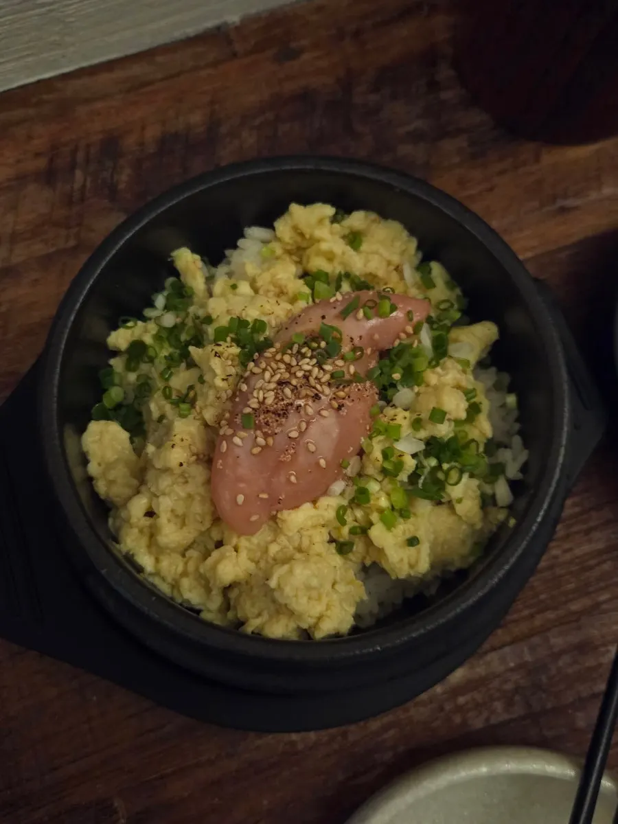 명란이 올라간 따뜻한 명란솥밥