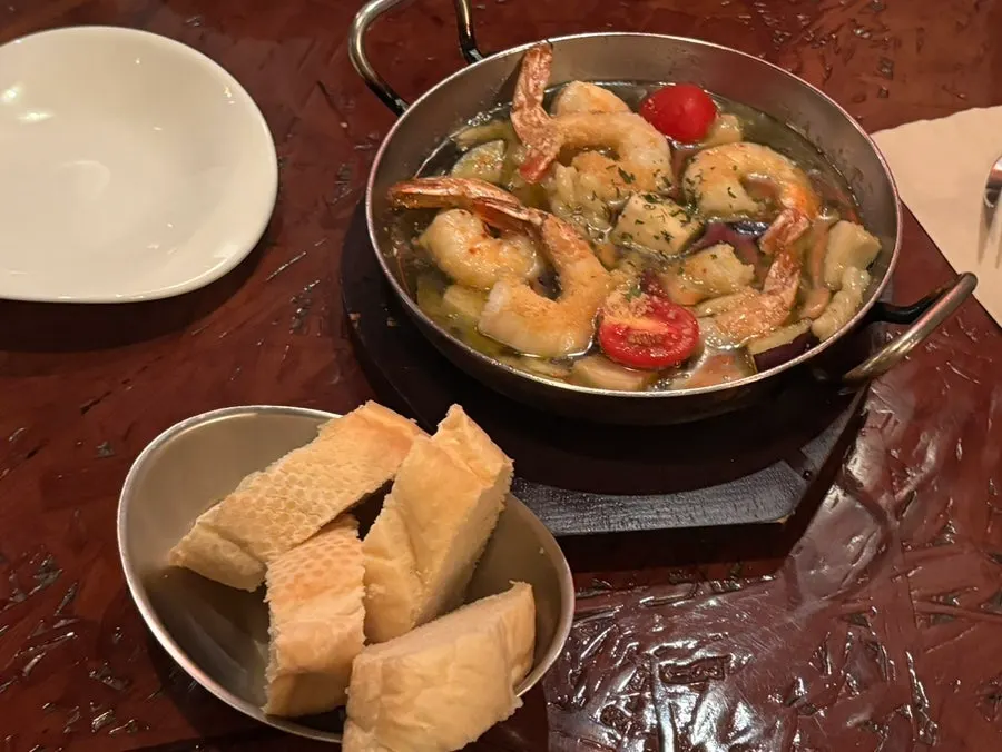 Hyehwarang's gambas & baguette spread