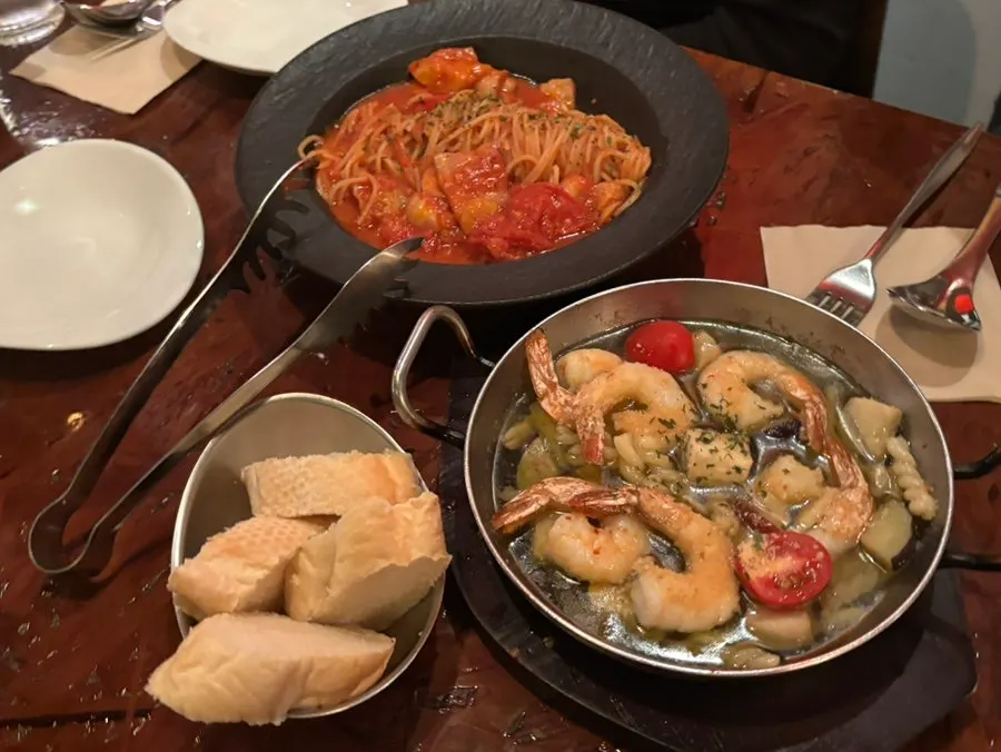 Table of anju with friends eating together