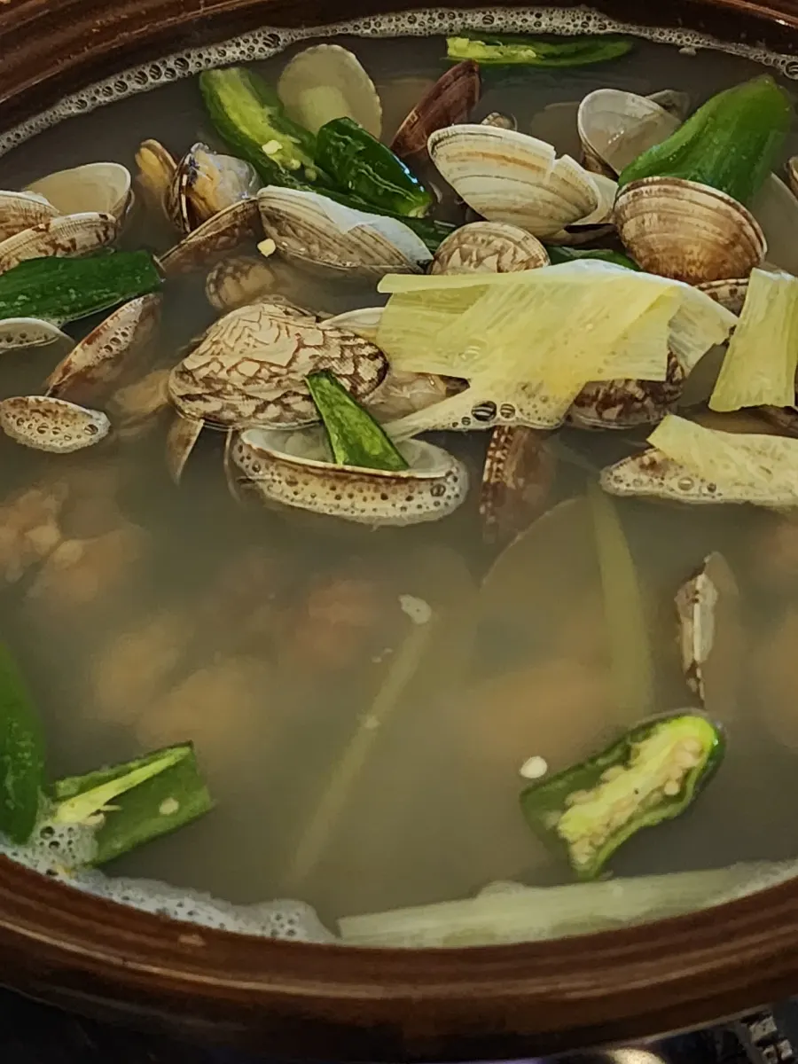 Spicy scallop clam stew loaded with extra clams