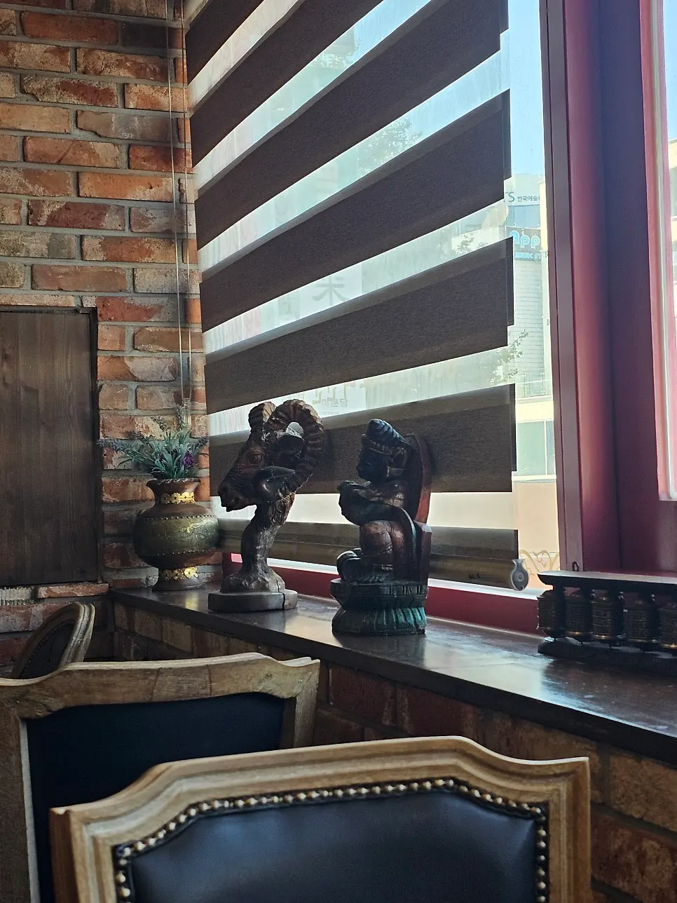 Lighting and decor that bring out the Indian mood