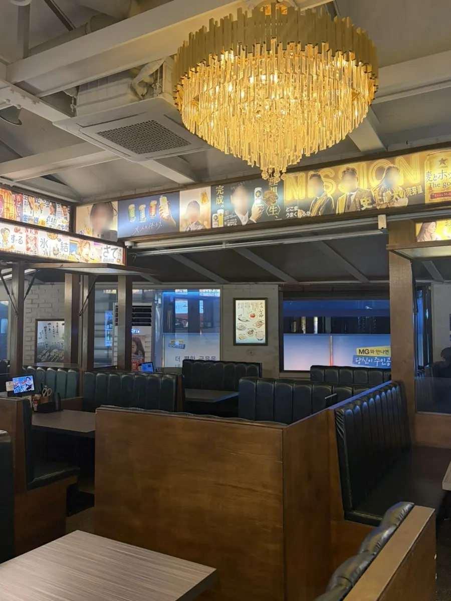 Second floor seating at Hanamato Daehangno Hyehwa