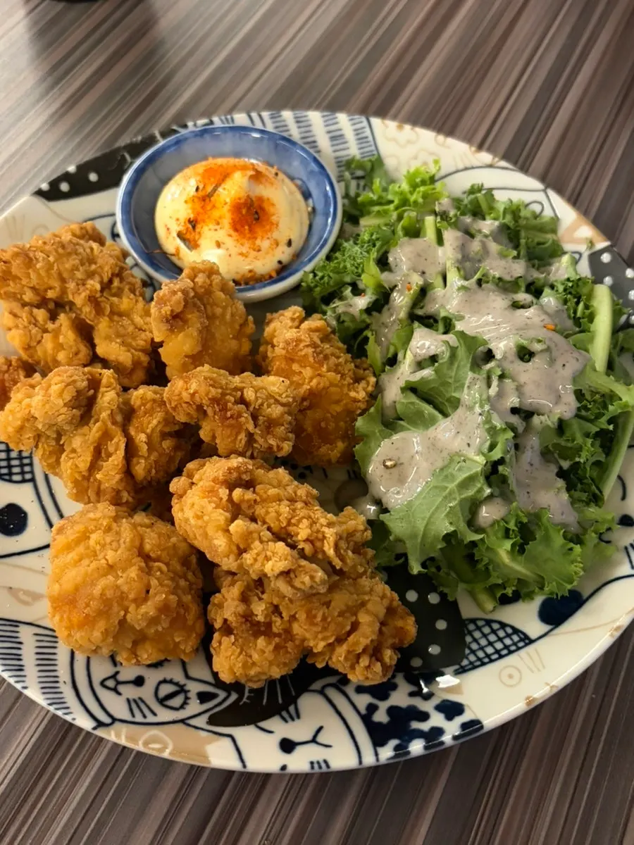 Plate of five charcoal yakitori skewers