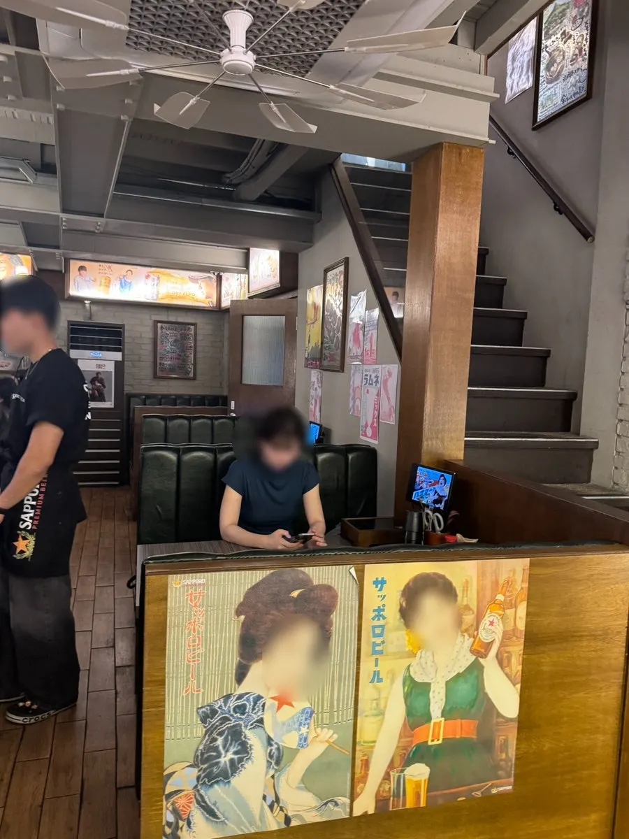 Table seats and counter seats on Hanamato's 1st floor