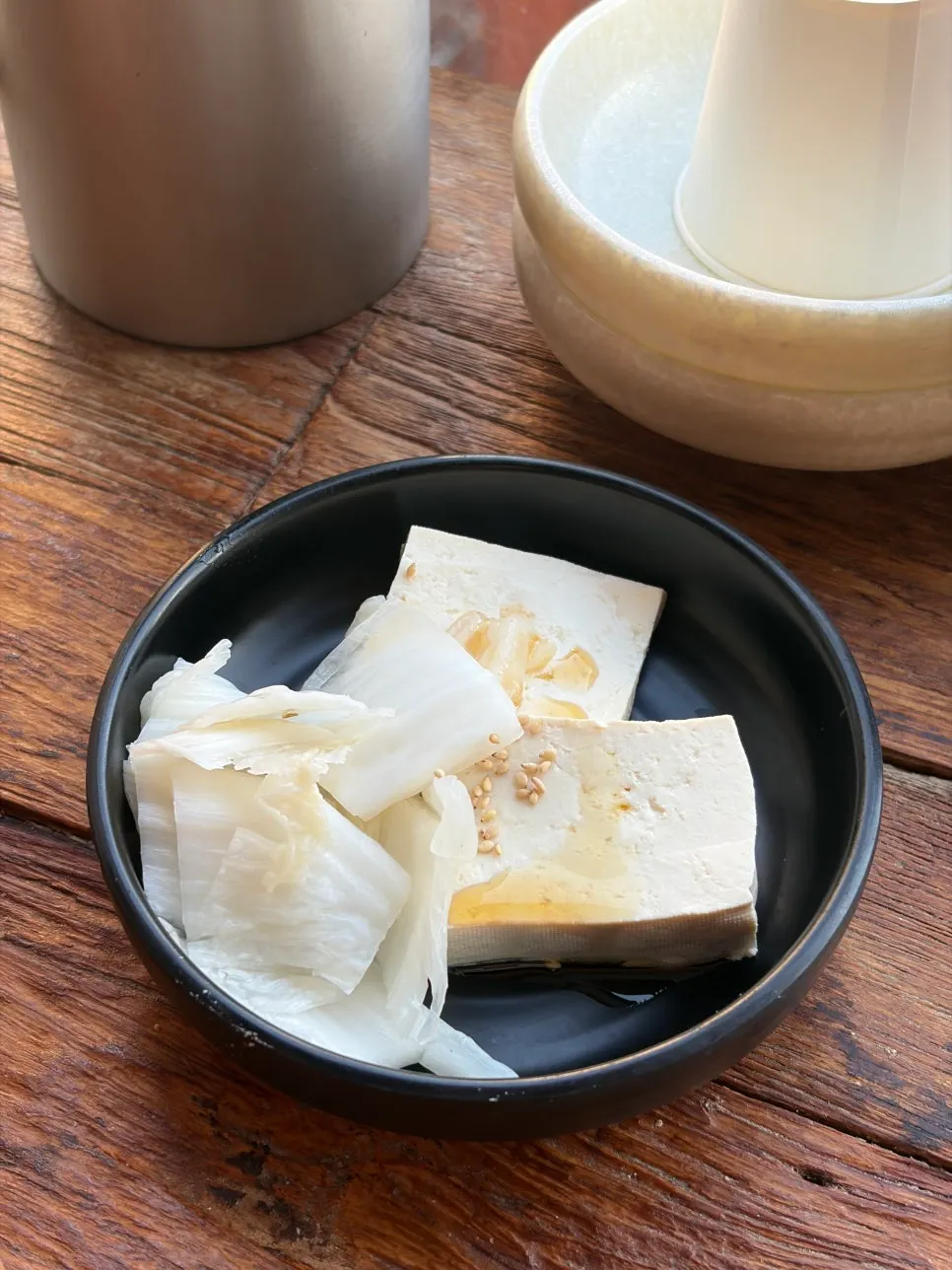 Basic side dishes: tofu and baek-kimchi