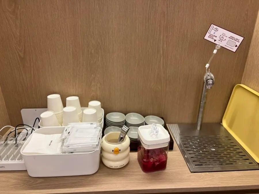 Interior and child-friendly amenities at Omil Hyehwa Daehangno