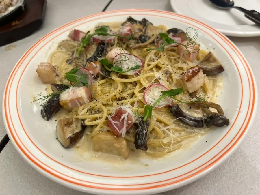 Thick-cut bacon cream pasta