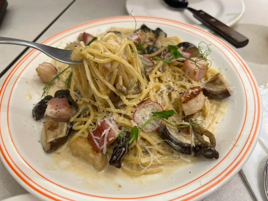 Thick and creamy pasta with bacon