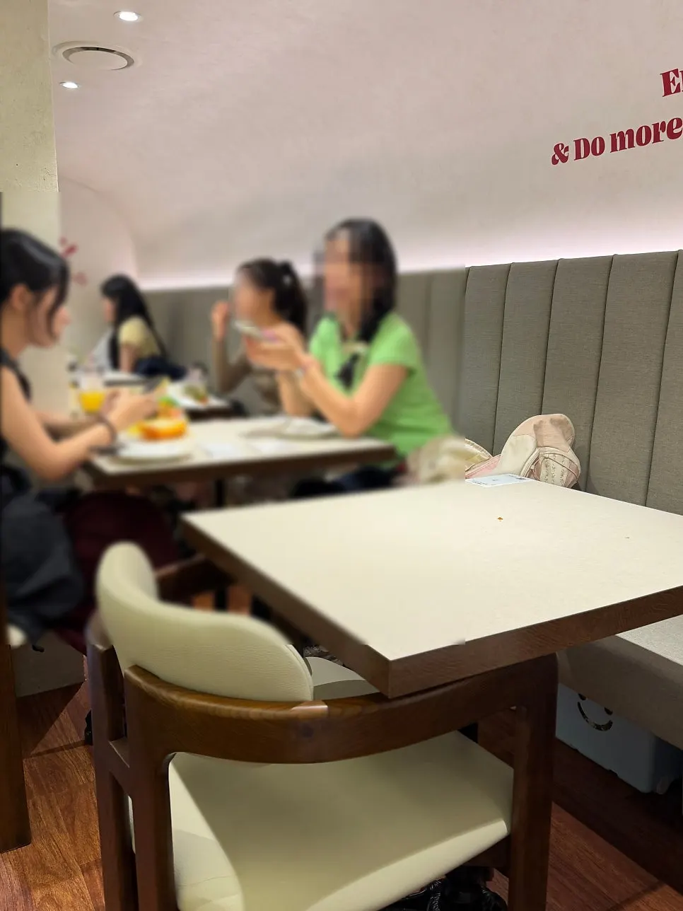 デート食事の雰囲気のオミル店内