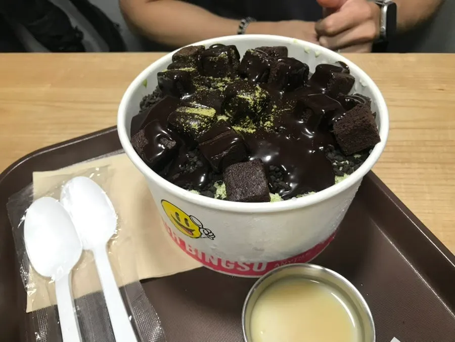 Green tea chocolate snowflake bingsu