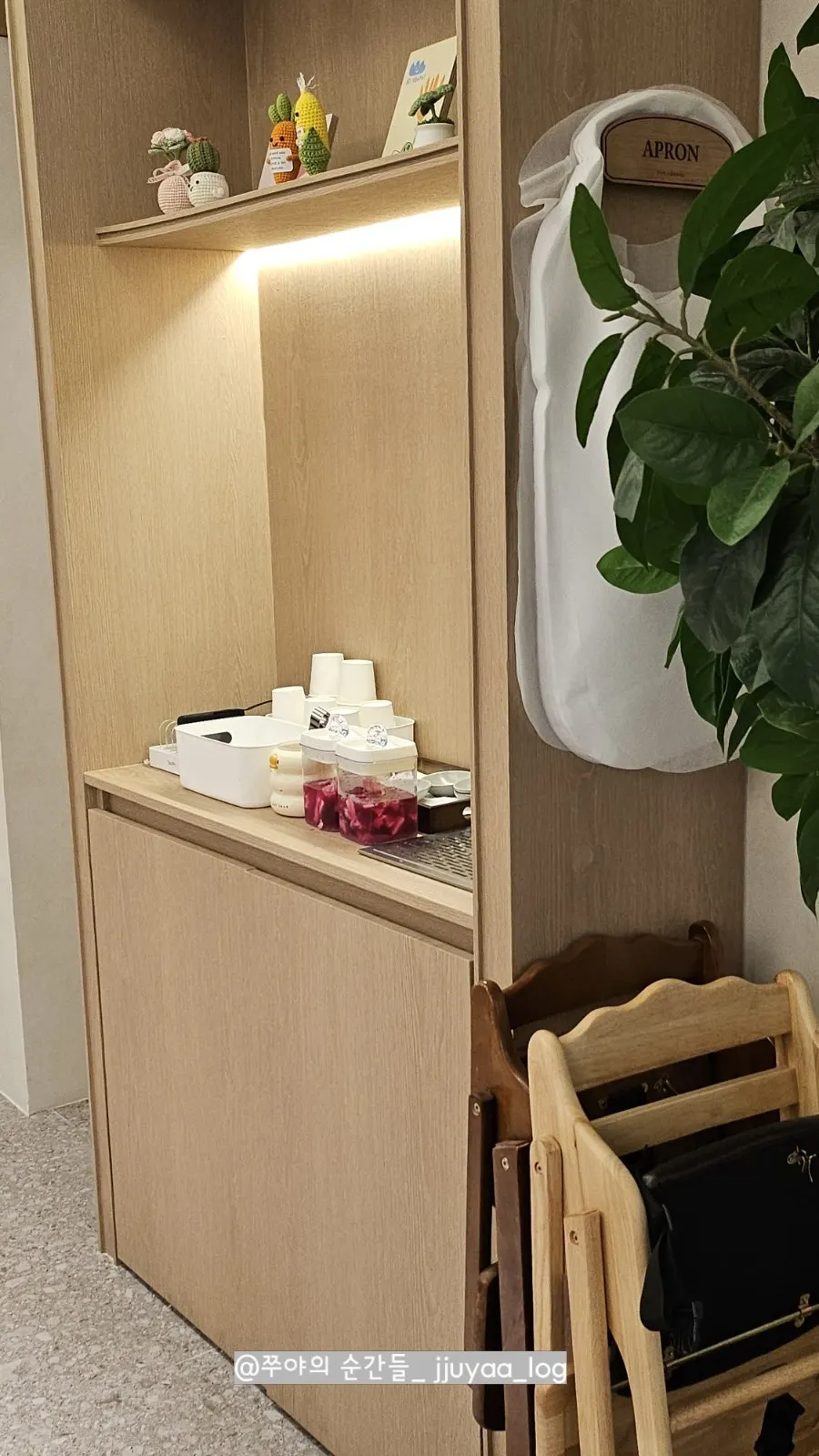 Pickle station at Omil Hyehwa Daehangno's self-service bar
