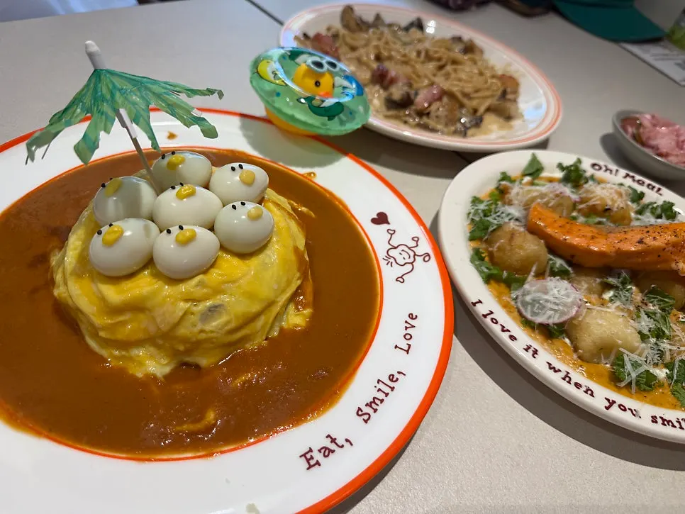 오밀 혜화대학로점 가족 외식 테이블 전경