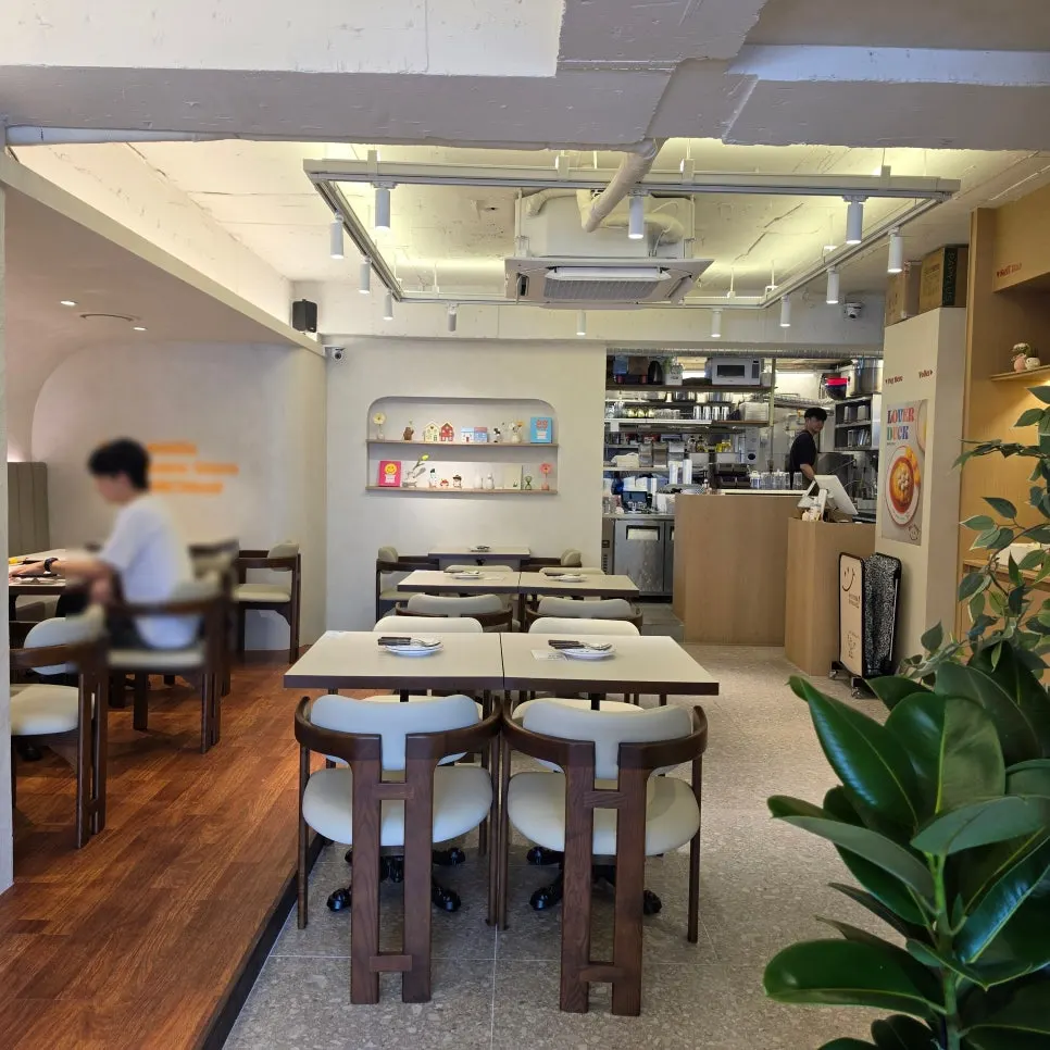 Ivory-colored interior at Omil