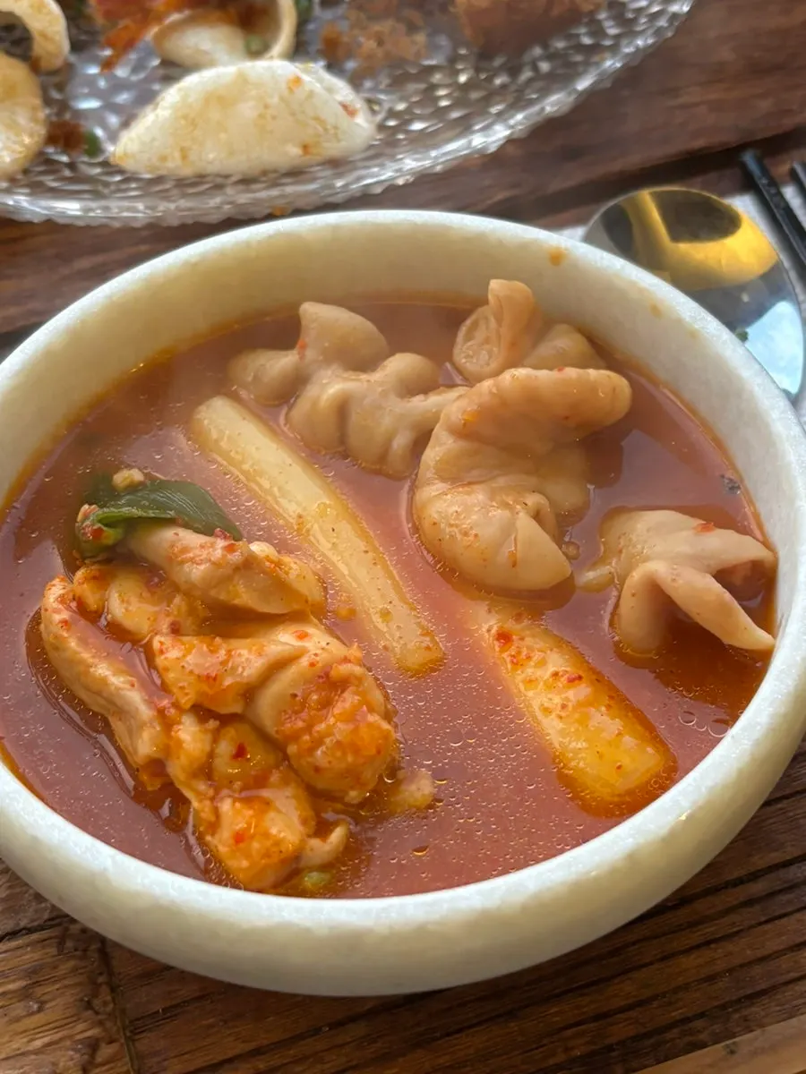Gopdori-tang with rice cake, glass noodles, and potato