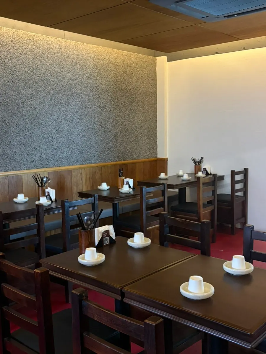Window bar seats at Hyehwahwa with a Daehangno view
