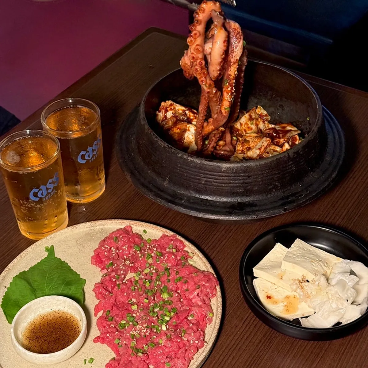 Straw-fire searing in Hyehwahwa's open kitchen
