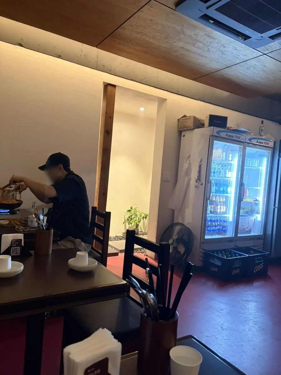 Hyehwahwa's open kitchen and spacious interior