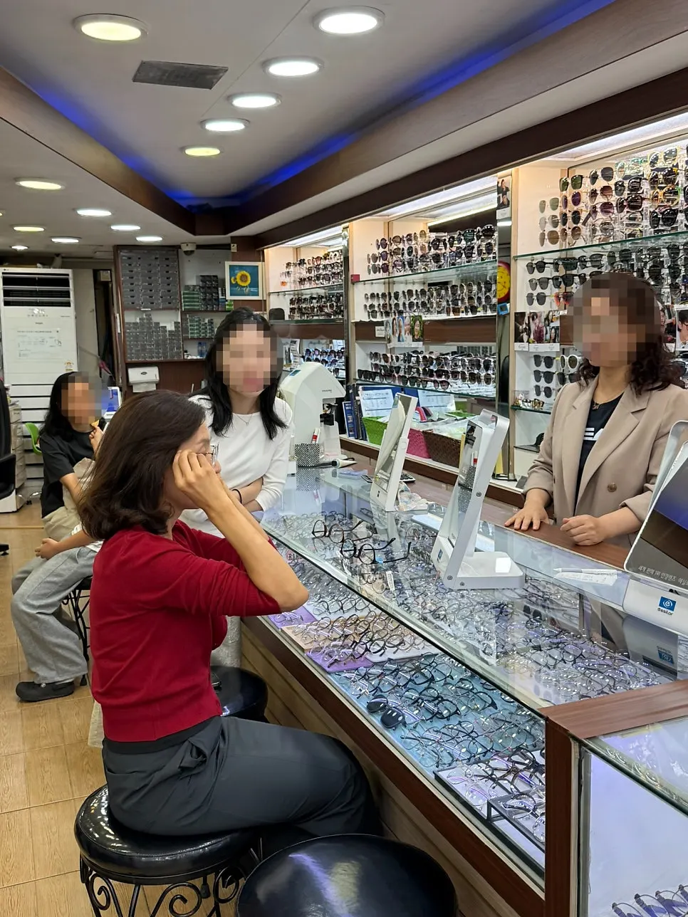 Precision eye exam taking place in the testing room