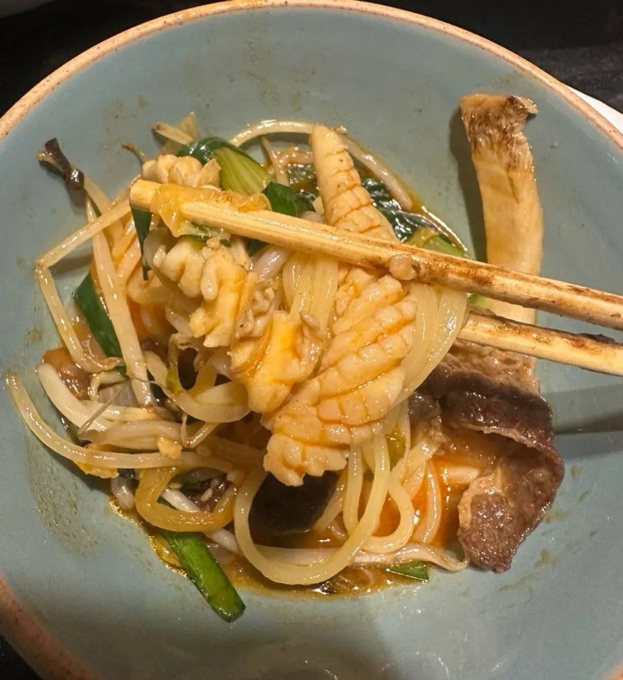 Spicy jjamppong broth and noodles