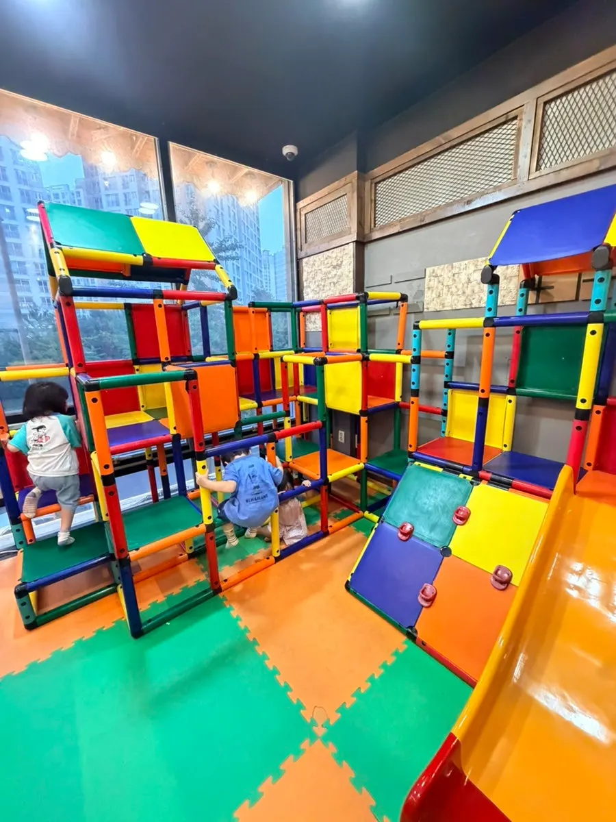 Slide area in Galbijeong's playroom