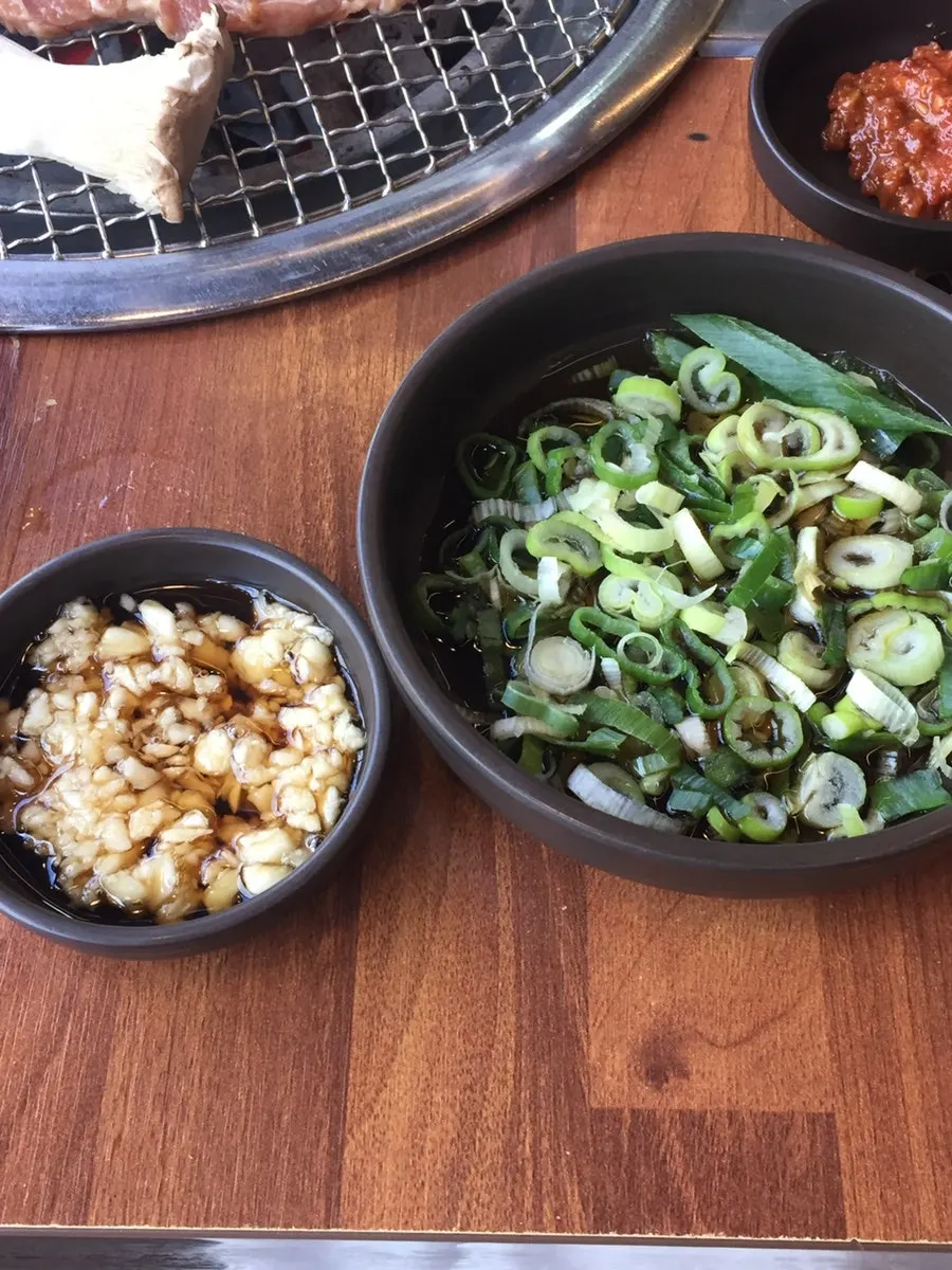 표고와사비 반찬 접시
