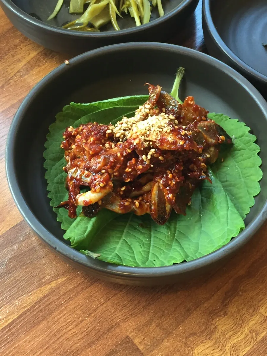 기본찬으로 나온 게장