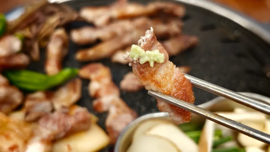 Domestic Korean raw pork belly and pork neck cuts