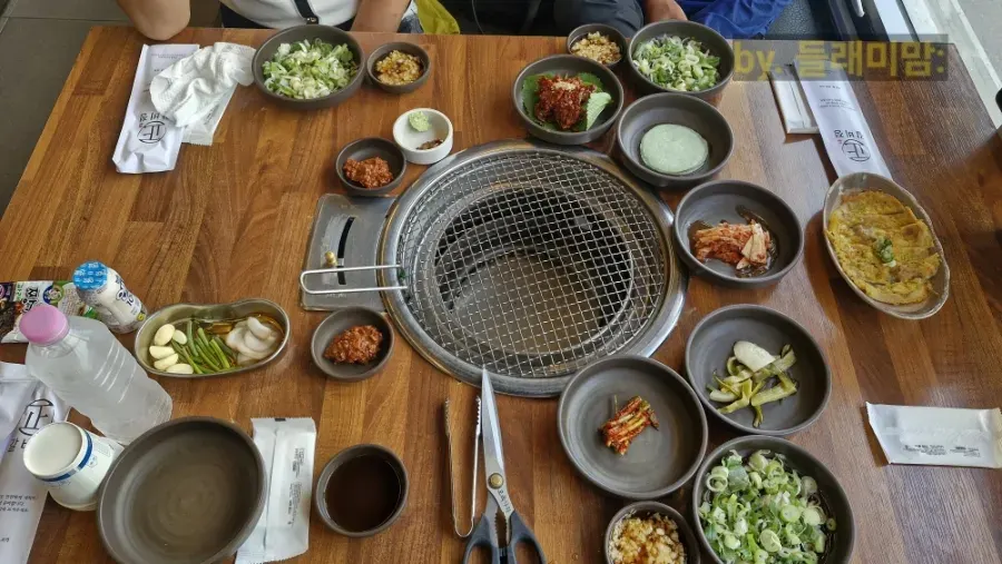 갈비정 기본 밑반찬 상차림