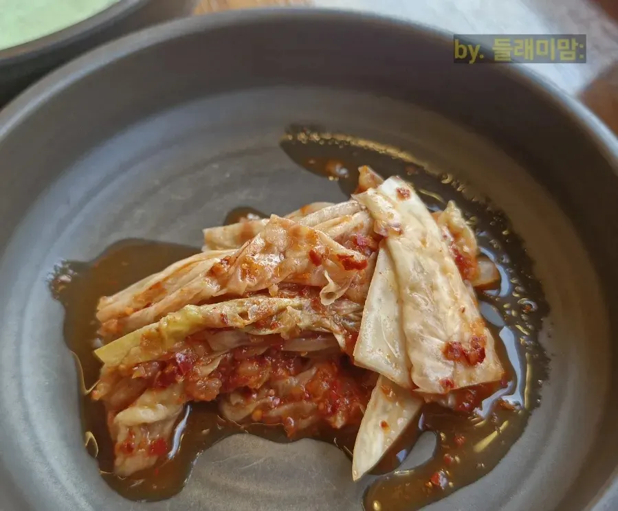양념게장과 육전 밑반찬