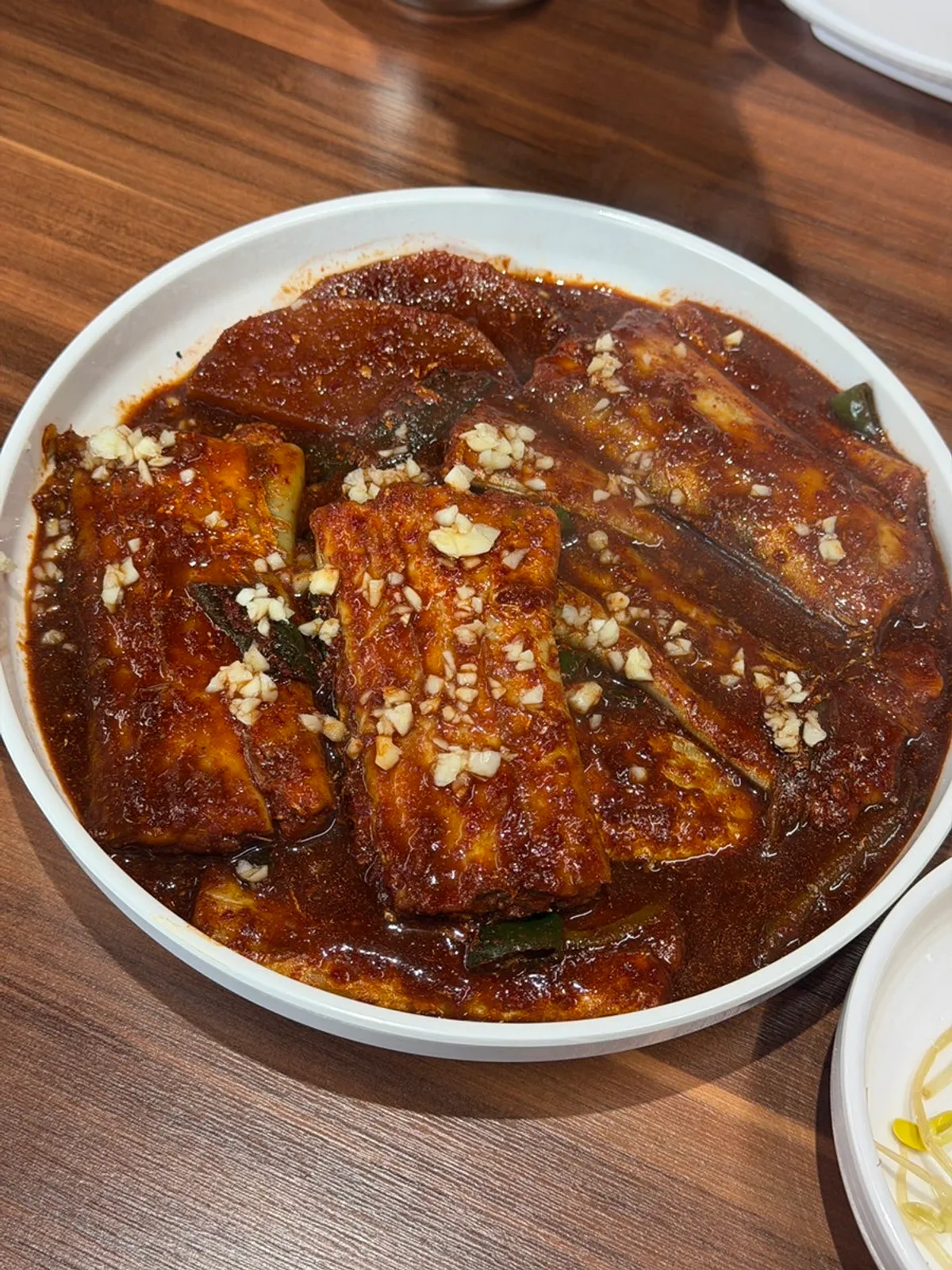 마늘 올린 온정조림 갈치조림 한 냄비
