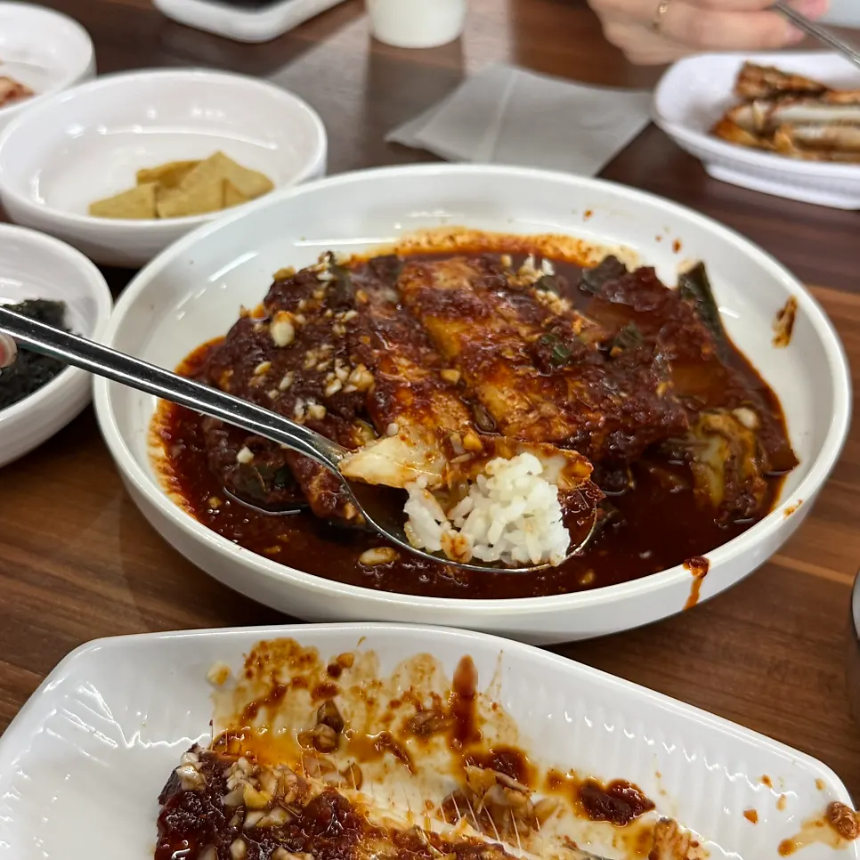 갈치조림과 함께 먹는 흰 쌀밥 한 공기