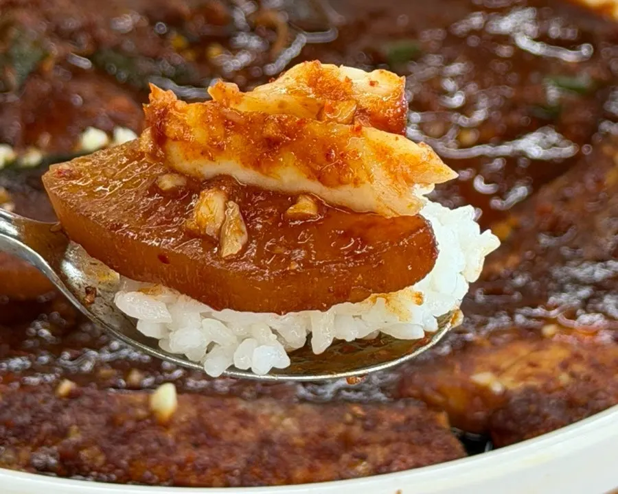 양념 배어든 갈치조림 무와 국물
