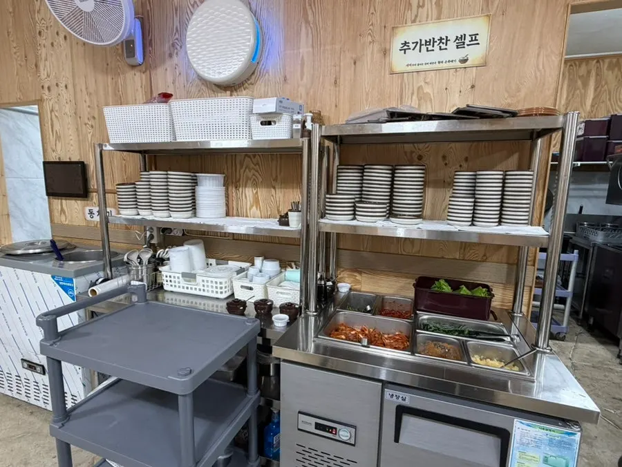 협재온뚝배기 홀 내부 전경