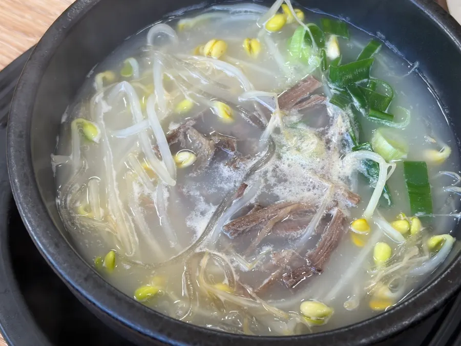 콩나물과 당면이 들어간 어린이해장국