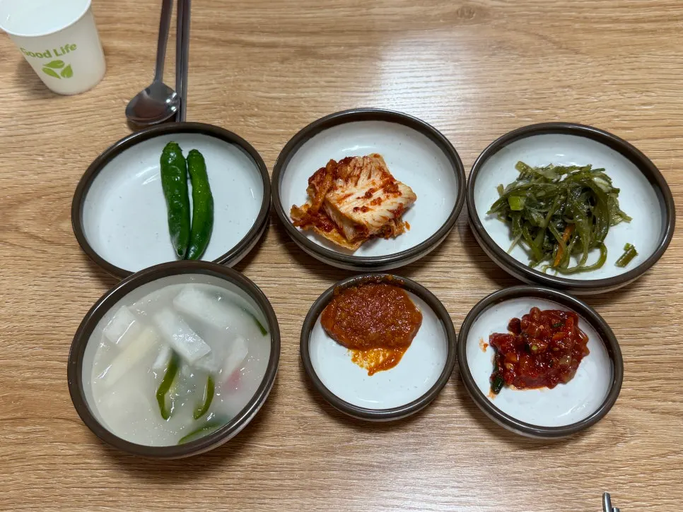 가게 벽에 붙은 보말 효능 안내판