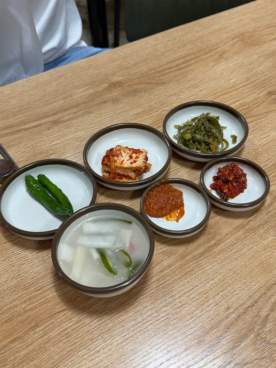 보말 소개 문구가 적힌 벽면