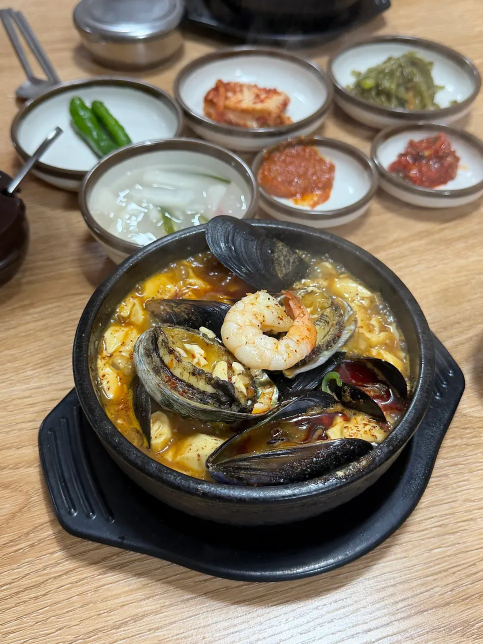 보말과 새우가 들어간 맑은 보말해장국