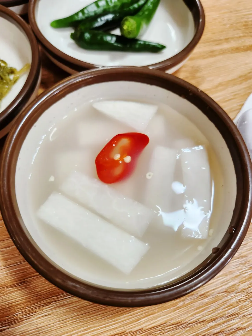 협재온뚝배기 국물 메뉴 클로즈업