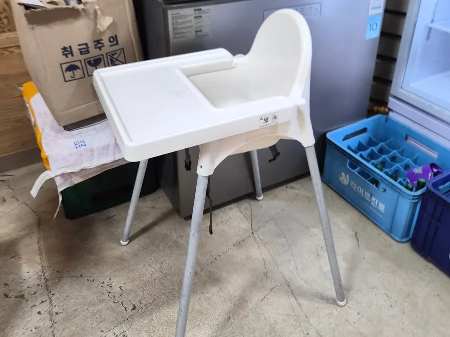 어린이해장국 메뉴가 있는 가게 안 모습