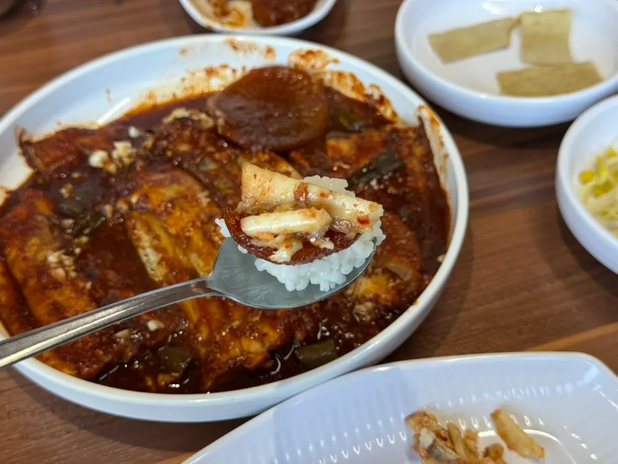 밥과 함께 먹는 갈치조림 한 숟갈
