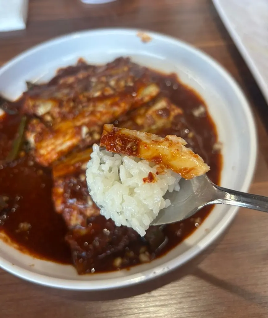 양념에 잘 조려진 무와 갈치