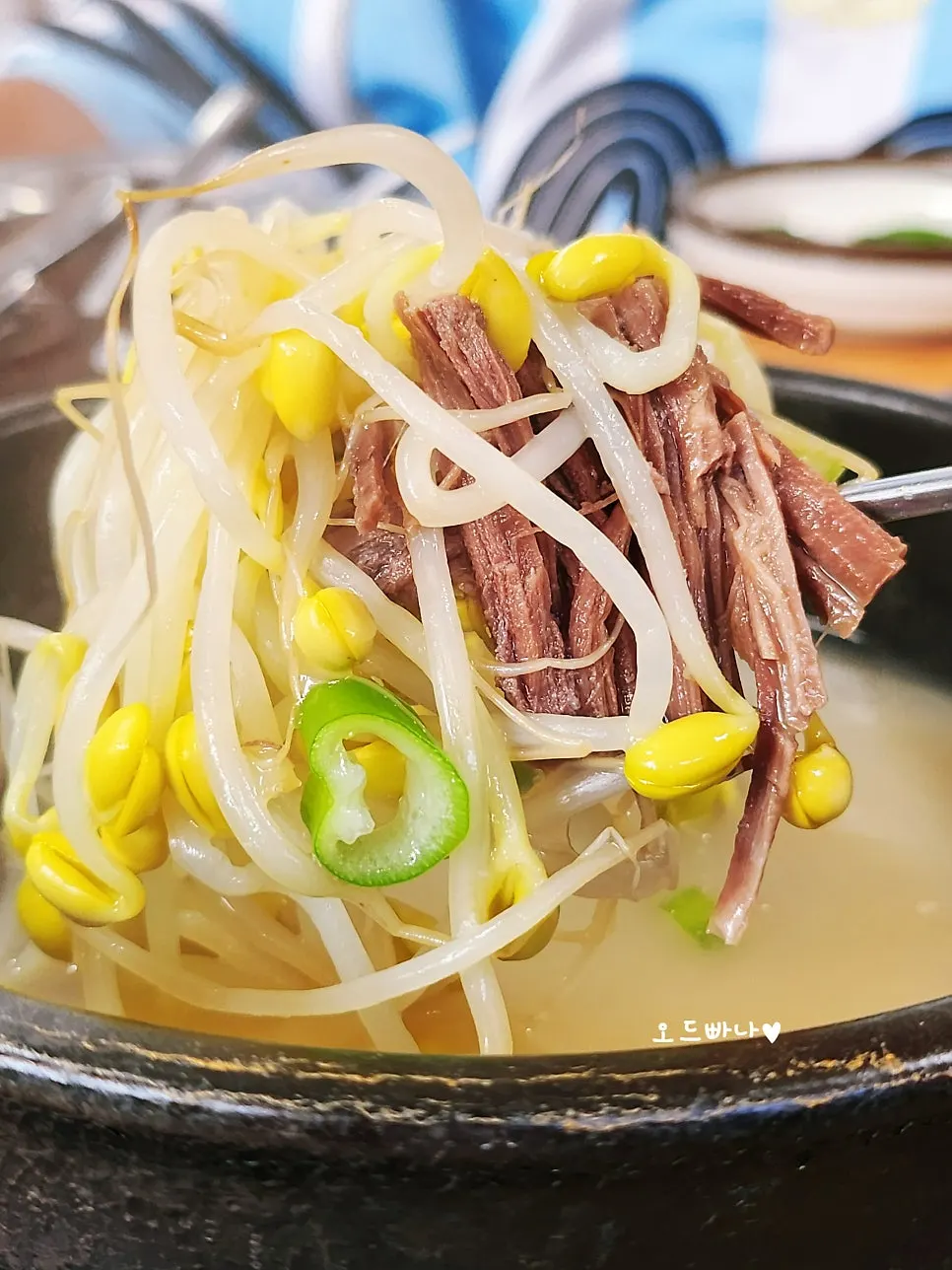 Kids’ haejangguk with meat and bean sprouts