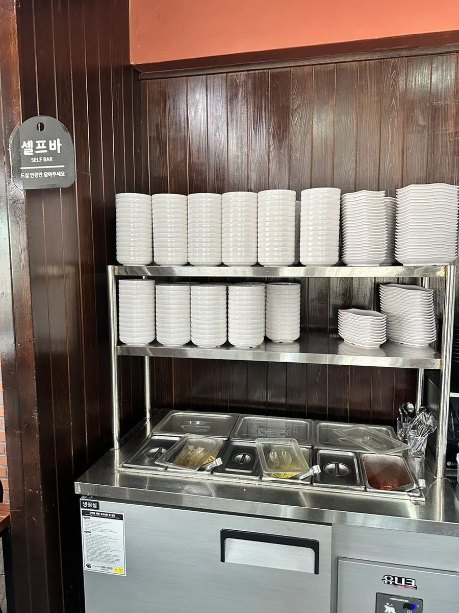 Self-serve side dish bar corner