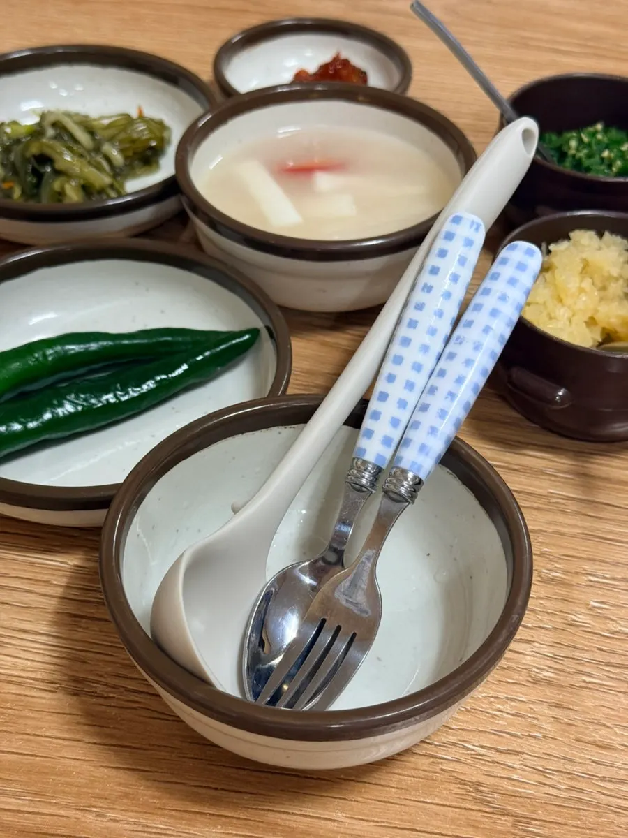 Children’s tableware prepared at Hyeopjae On Ttukbaegi